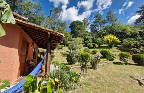 Chalé da Cachoeira - Cachoeira particular dentro da hospedagem - Foto 15