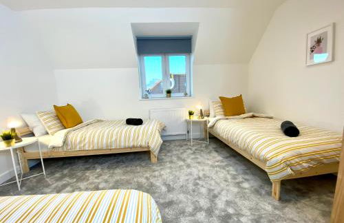 Amazing NEW Large 2 bedroom House - 5 Minutes to the nearest Beach! - Great Location - Garden - Parking - Fast WiFi - Smart TV - Newly decorated - sleeps up to 5! Close to Poole & Bournemouth & Sandbanks - Foto 20