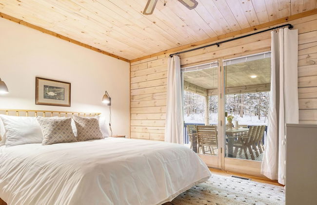 Half Moon by Avantstay 4BR Cabin w/ Large Deck & Yard w/ Patio & Outdoor Dining - Foto 33