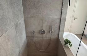 Exklusives Architektenhaus, Pool und Privateinfahrt - Foto 6