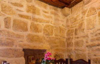 Old Small Stone House - Photo 28