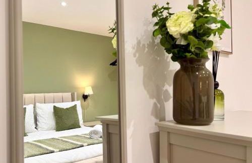 Winter Getaway - Luxury Bungalow w Games Room - Photo 8