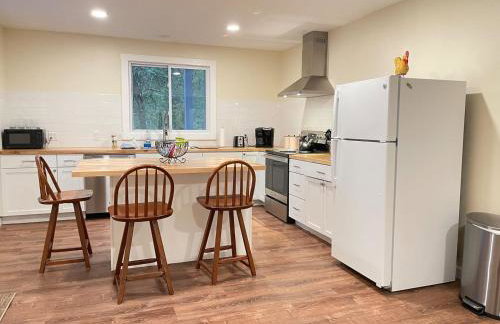 Dual-Home Berkshire Retreat Sleeps 16 - Foto 25