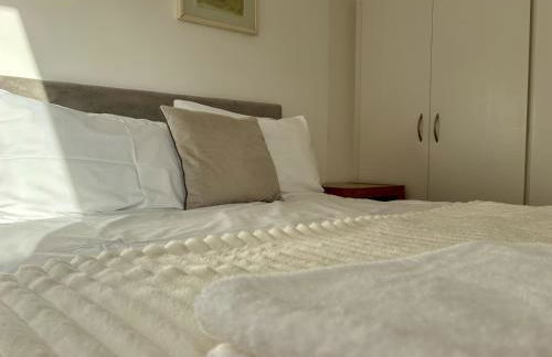 Egham Modern Two Bedroom Apartment - Foto 11