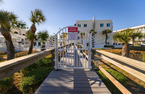 Enchanting 2-Bedroom Ground Floor Beach Condo at Cape Canaveral WiFi & AC - Foto 45