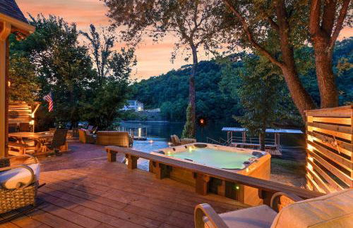 Spacious Lakefront Home with Private Dock! - Foto 42