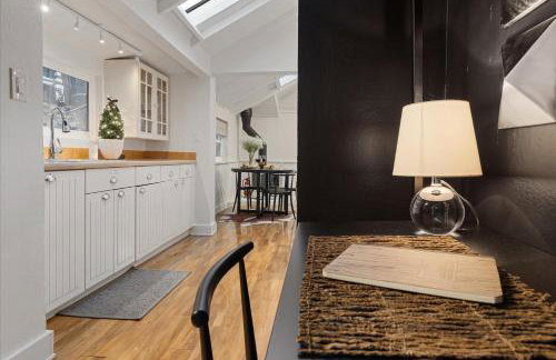 The Black Nest - Hot Tub Romantic Getaway - Foto 24