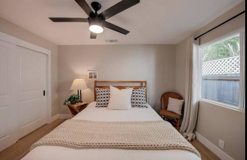 Folsom Old Town Escape • Cozy Cottage + Library - Foto 71