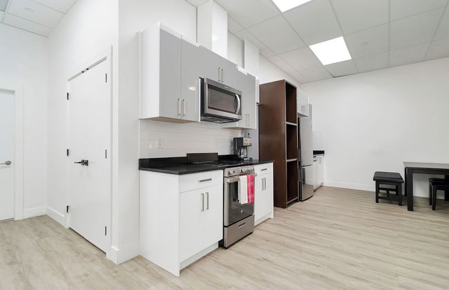 Cozy 1BR Lakeside Retreat - Foto 11