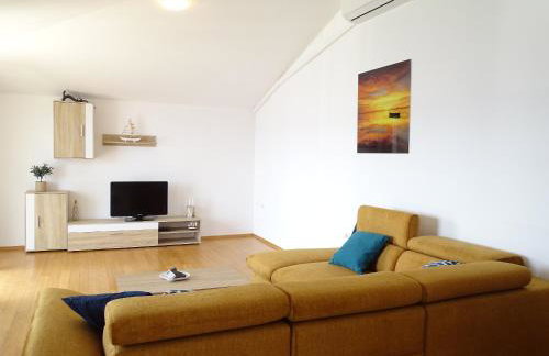 6-pax Apartment ON THE BEACH - TOP Floor, Great sea view, Parking ensured - Photo 9