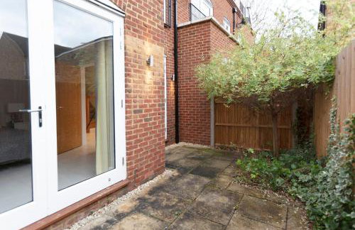 Stunning Central Windsor Town House With Parking - Foto 56