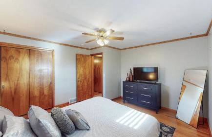 Sideline Sanctuary: Cozy Nights, Game Day Lights - Foto 25