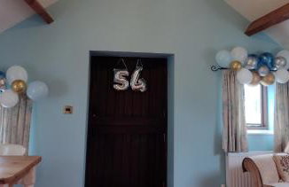 Shepherd's Watch Cottage - 5* Cyfie Farm with private hot tub - Foto 37