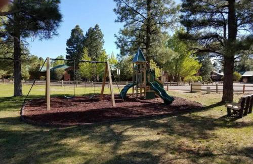 Cabin with Wild Horses, Fireplace, Dog Friendly & StarLink - Foto 54