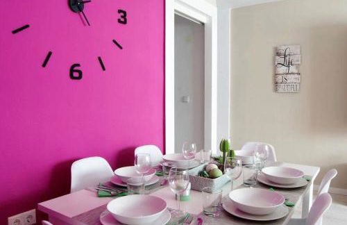 CITY CENTER BIG APARTMENT-FAMILY & FRIENDS-5 Beds - Photo 1