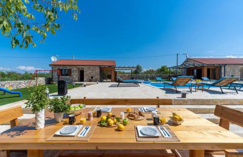 Promina luxury villa with 72sqm Heated Pool, Jacuzzi, Infrared Sauna, Tennis court, Media room - Foto 12