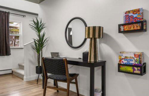 Lakefront Retreat, Mins to Dtown, Firepit, Hot Tub, Pet friendly! - Foto 43