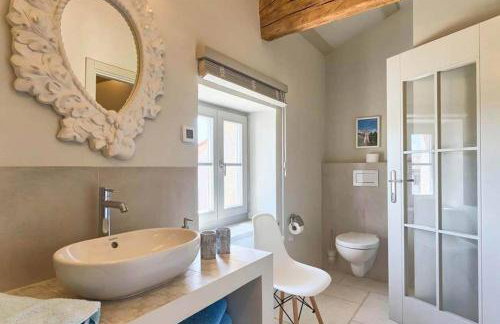 Villa Charlotte for 14 persons with 73m2 Pool in Central Istria - Daily Housekeeping & Breakfast Service - Foto 49