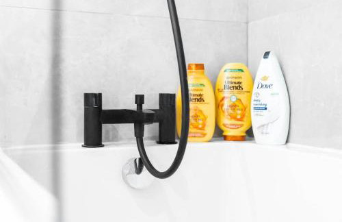 Family Contractors 3 bed house free parking sleeps7 - Foto 5