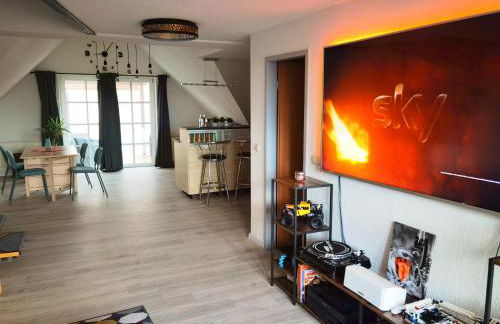 großes offenes Loft oder kleine gemütliche Wohnung mit Balkon - Foto 1