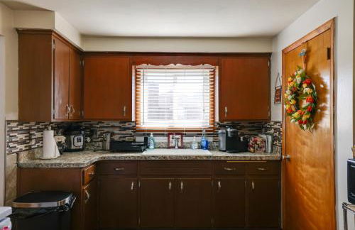 Large Private Yard Home 14 Mi to Niagara Falls! - Foto 9