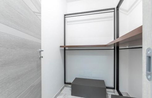 Amazing Apartment In Boscoreale - Photo 12