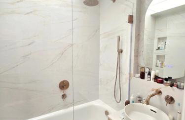 Fantastic 1-bed Notting Hill flat with balcony and stunning views - Foto 4
