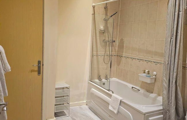 π‘ 1BR Flat Nr Childrens Hospital & Uni π Free Parking - Photo 8