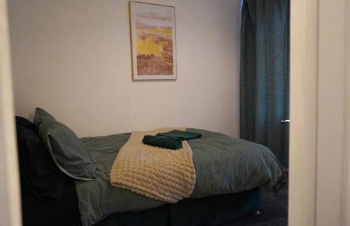 Modern 2-Bed House Free Parking Contractors & Families Friendly Rotherham - Foto 12