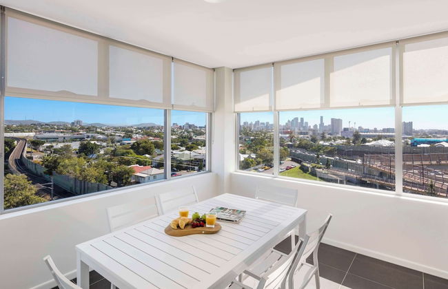 Oaks Brisbane Woolloongabba Suites - Photo 9