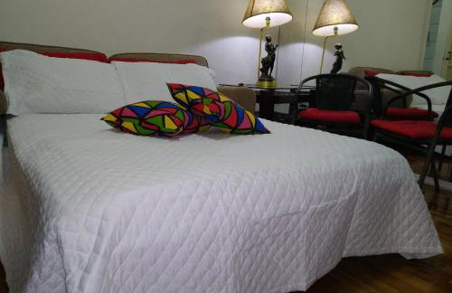 Aconchegante ao lado do shopping com garagem e Wifi - Foto 2