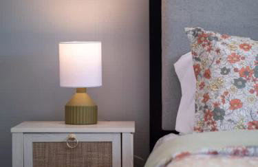 Hot Tub N64 Mins to Downtown Sleeps 8 - Foto 44