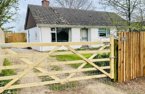 Cheerful 3 bedroom bungalow with indoor fire place - Foto 11