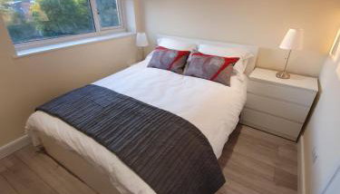 Luxurious Luton town center flat with free parking - Foto 1