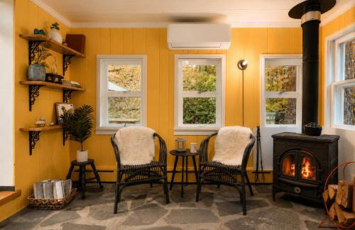Creek, Sauna, Hot Tub, Fire Pit & Pet-Friendly - Photo 9