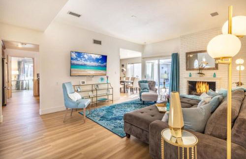 Stunning 4 Bedroom 1 Level- Pool, Spa, Grass Yard, Fire Pit, Garage, BBQ - Foto 26