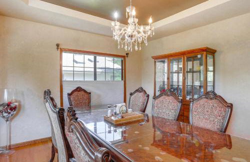 3 Mi to Sequoia Park Zoo Spacious Home with Sunroom - Foto 8