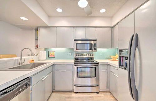 Old Florida Setting with Kayaks and Fishing Poles - Foto 10