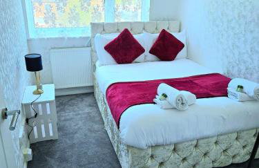 Large House, Home for Contractors- Park Free - Foto 47