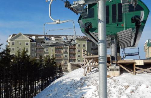 3 bedroom, 2 Full Baths, Slope Side Outdoor Hot Tubs on Site Ski Lift overlook - Foto 37