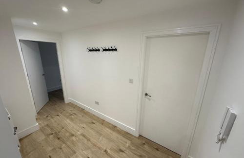 London Luton Airport Luxury Midland Apartments - GATED PARKING - Balcony - Sleeps 4 - Foto 12