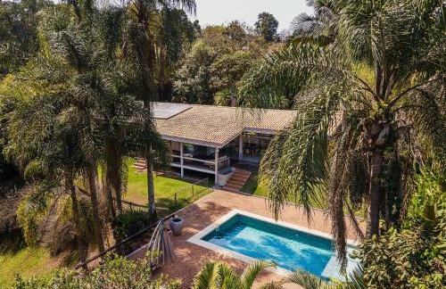 Casa térrea de alto padrão com piscina e cozinha de cinema na Granja Viana - Foto 6