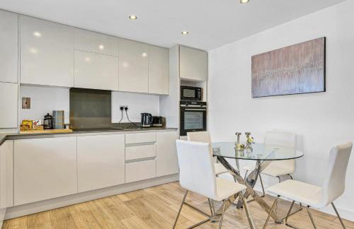 St Martins 2 Bedroom Apartments in Ruislip By 360 Stays - Foto 123