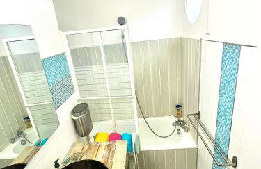 Duplex entièrement rénové avec clim, vue mer et Accès plage ! - Photo 23