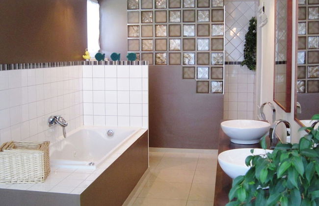 Luxury Villa in Stavelot with Hot Tub - Photo 25