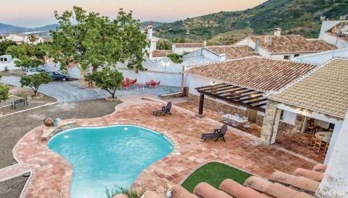 Charming Villa in Mondrón with Private Pool - Foto 1