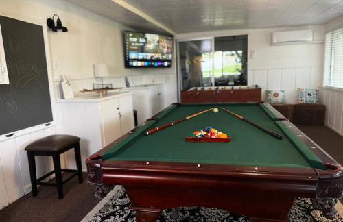 The Happy Cabin w/ hot tub - Foto 24