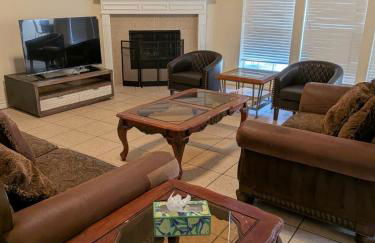 Spacious 4200 sqft - 6 bdrms 4 bath - Gym - Pets OK Near PGA - Universal KIDS - Star Frisco - Photo 45