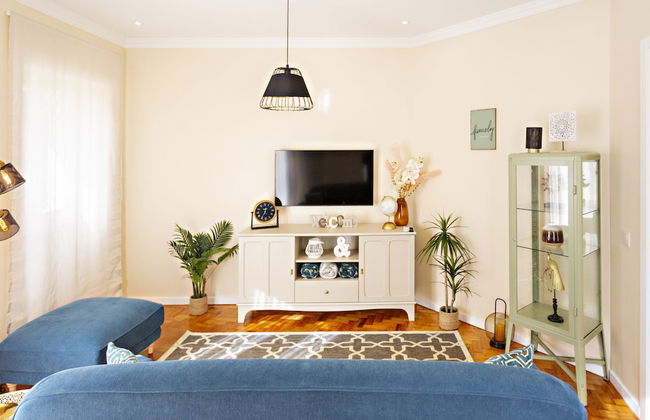 Blue Peacock in Faro - Photo 1