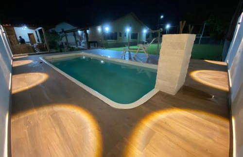 Casa com piscina, ar condicionado, campo de futebol e área gourmet a um quarteirão da lagoa de Praia Seca - Foto 18